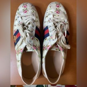 Gucci cream canvas and leather ace low top sneakers